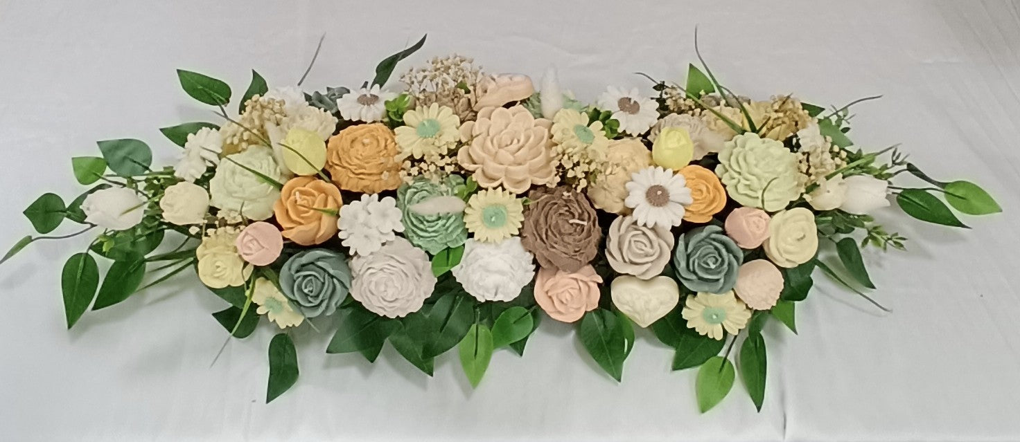 Arreglo floral de cera 100% ecológico, diseño boho chic. Souvenir de lujo y decoración de mesa con flores eternas y follaje verde.