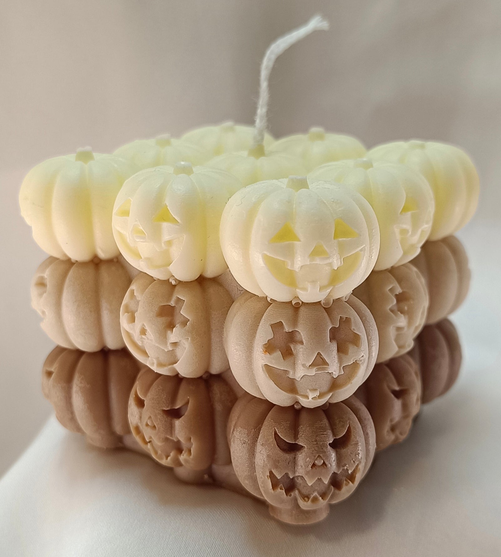 Vela Artesanal de Halloween "Calabazas Apiladas"