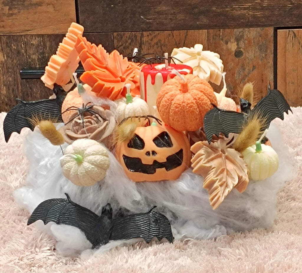 Centro de Mesa Artesanal de Halloween con Flores de Cera