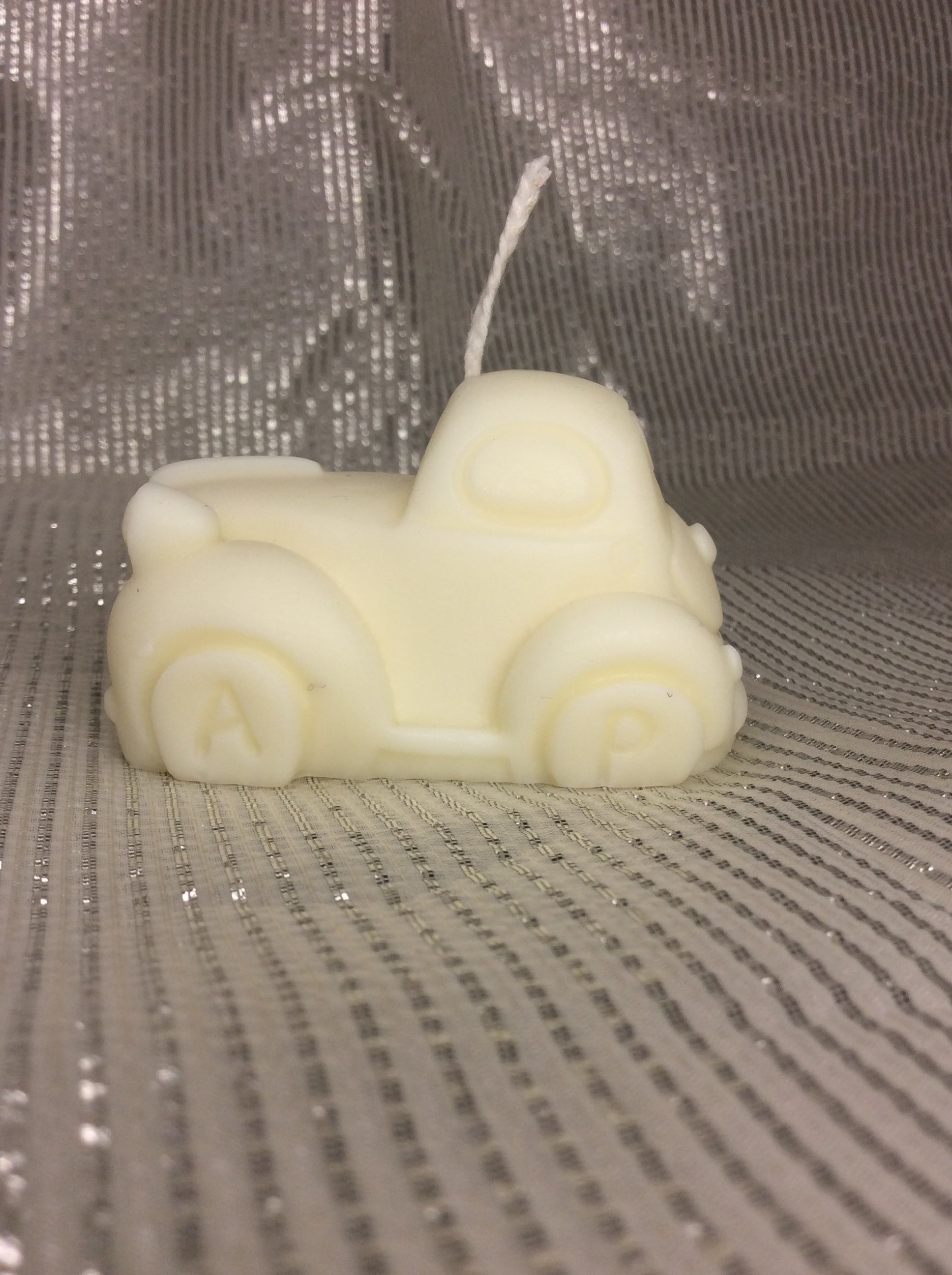 Vela de Cumpleaños Coche Vintage con aroma Gominola de Fresa