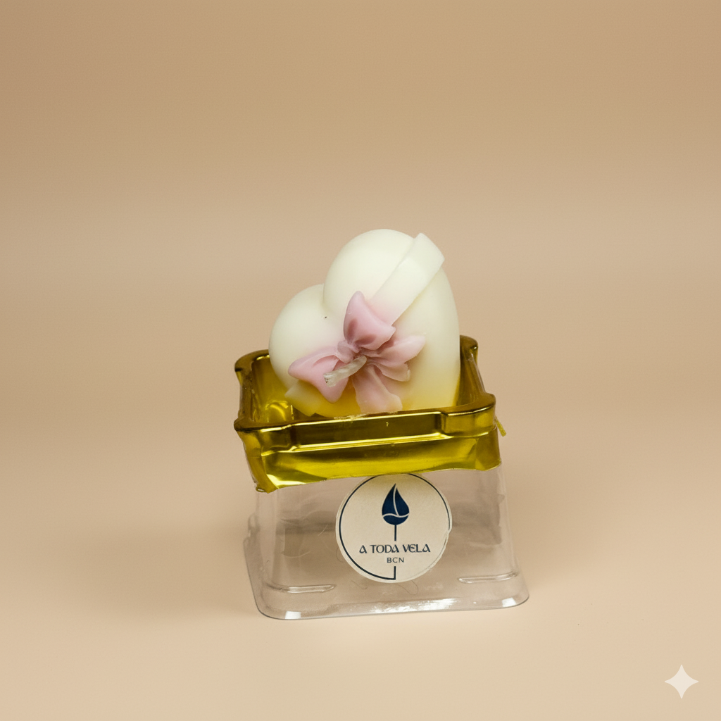 Vela Corazón de Regalo de lujo en caja dorada y transparente. Detalle para Comunión o Bautizo, cera vegetal ecológica con lazo rosa.
