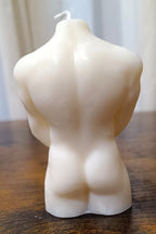 Vela figura hombre desnudo (espalda y glúteos) con pose divertida, decoración para despedidas de soltero en Barcelona.