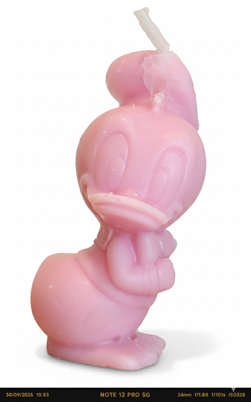 Vela Pato Clásico en figura de cera. Detalle de lujo 100% ecológico y artesanal, perfecto para decoración de cumpleaños temáticos.