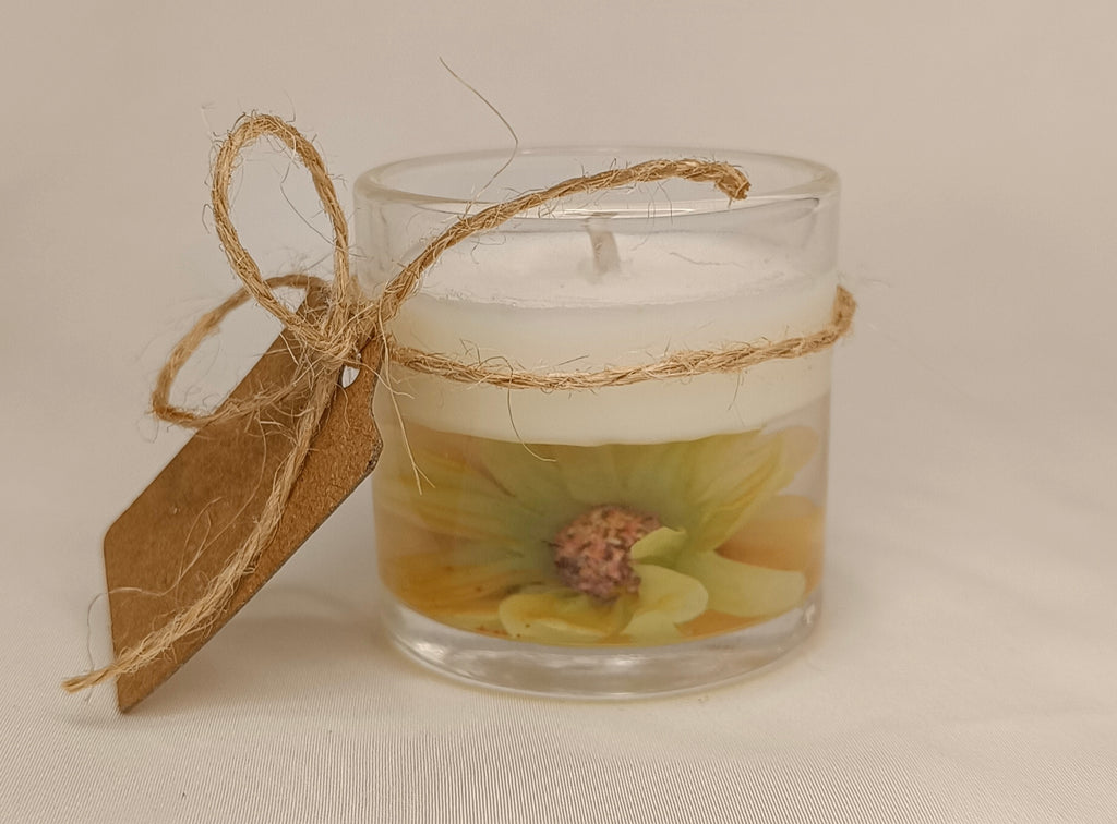Vela Recordatorio con flor sumergida en cristal. Homenaje delicado y ecológico, símbolo de la vida y recuerdo personalizable