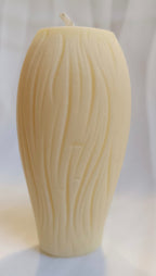 Vela decorativa de cera vegetal con textura. Diseño atrevido y ecológico, perfecto para regalo original en despedidas de soltero/a.