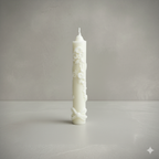 Vela Cirio Clásico para Comunión, color blanco. Detalle de lujo con relieve floral, 100% cera vegetal para ceremonia religiosa.