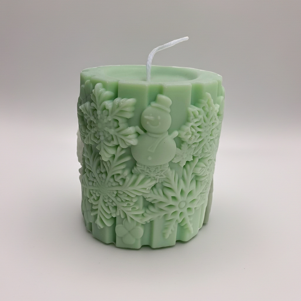 Vela Artesanal Cilíndrica "Muñeco de Nieve & Copos"