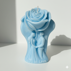 Vela Pareja de Novios con Rosa, color azul celeste. Símbolo de amor eterno y detalle de lujo para decoración de boda o bautizo.